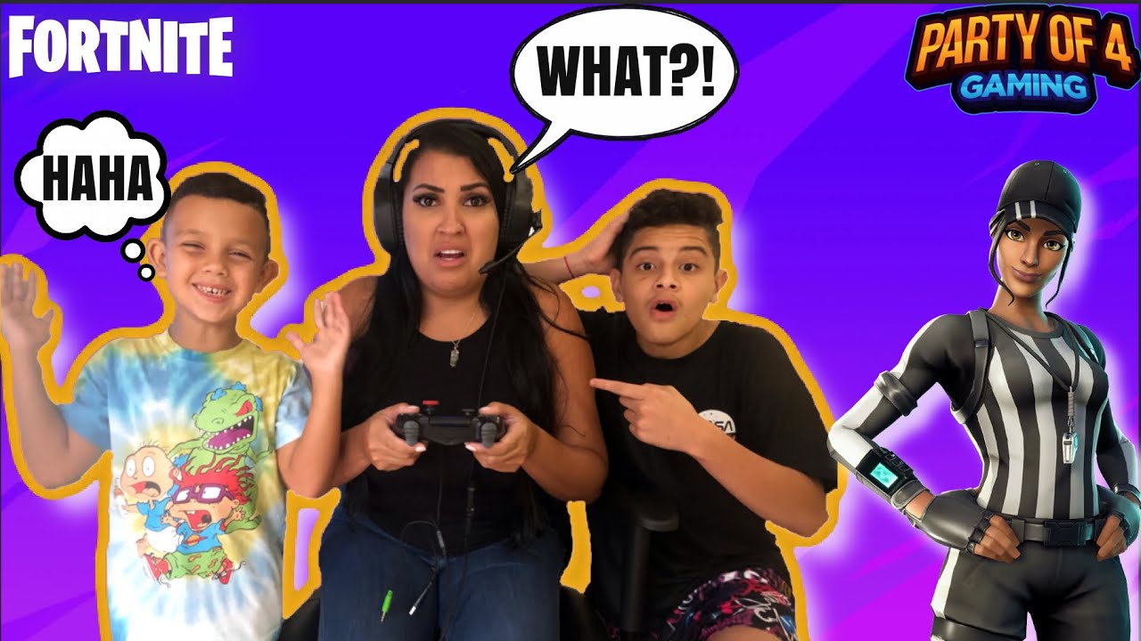 TEACHING My MOM How to Play FORNITE! (BAD IDEA) Party of 4 Gaming