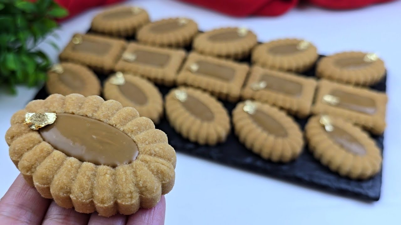 غريبية الكاوكاو و حلوة الترك … من ألذ و أروع الحلويات لي ممكن تعملوها بأبسط المقادير و في وقت قصير 😍