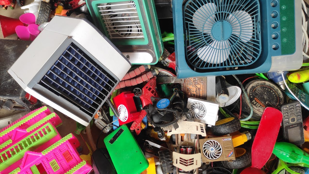 how to make awesome ideas from scrap / breaking and opening toys / dc bmotor fan / portable ac fan