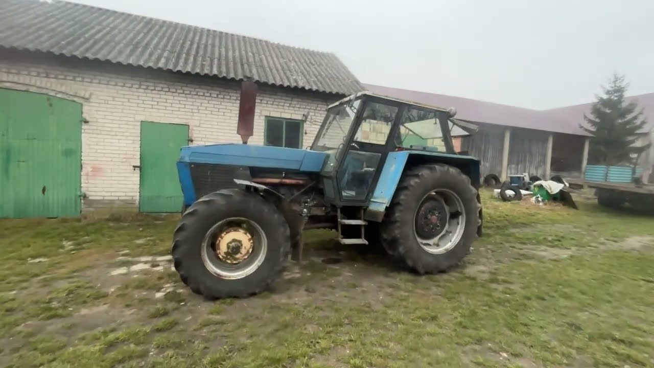 Ursus 1224 do sprzedania ogląda sołtys Zenek.