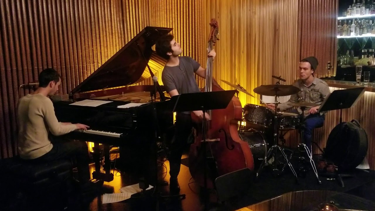 Eclectic Badass Double Bass (Martin Nevin, Richard Sears, Guilhem Flouzat)