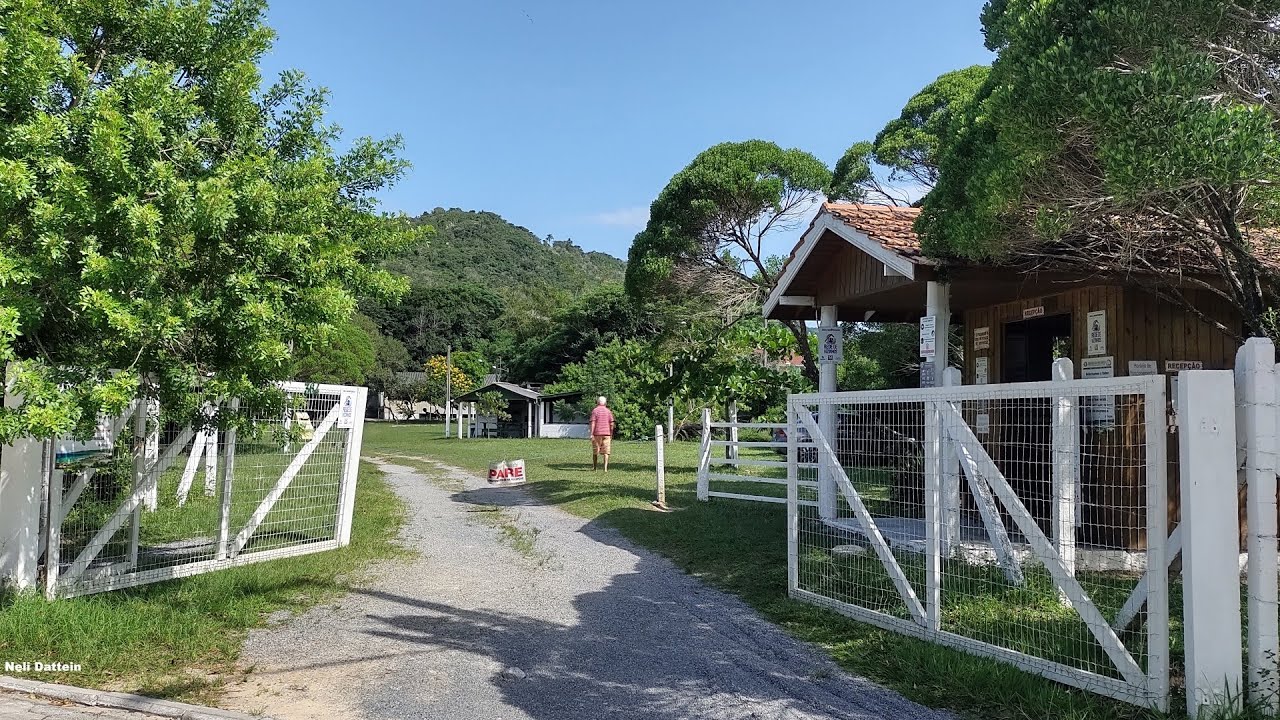 Camping Tio Nico,  Bairro Pinheira, Município De Palhoça, Na Praia de Cima, Santa Catarina.