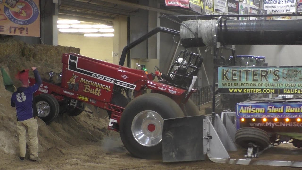 Tractor Pulling 2022 10,500lb. Hot Stock Tractors In Action At Keystone Nationals