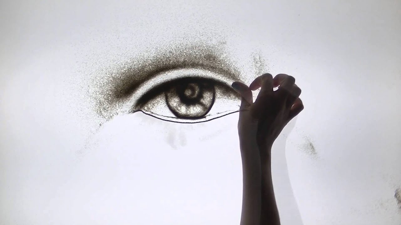 DISEGNI CON LA SABBIA | Simona Gandòla | Disegnare un occhio con la sabbia | SAND ART