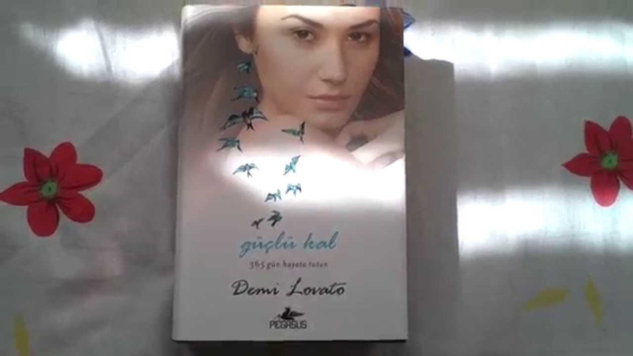Demi Lovato - Staying Strong Book (Review)