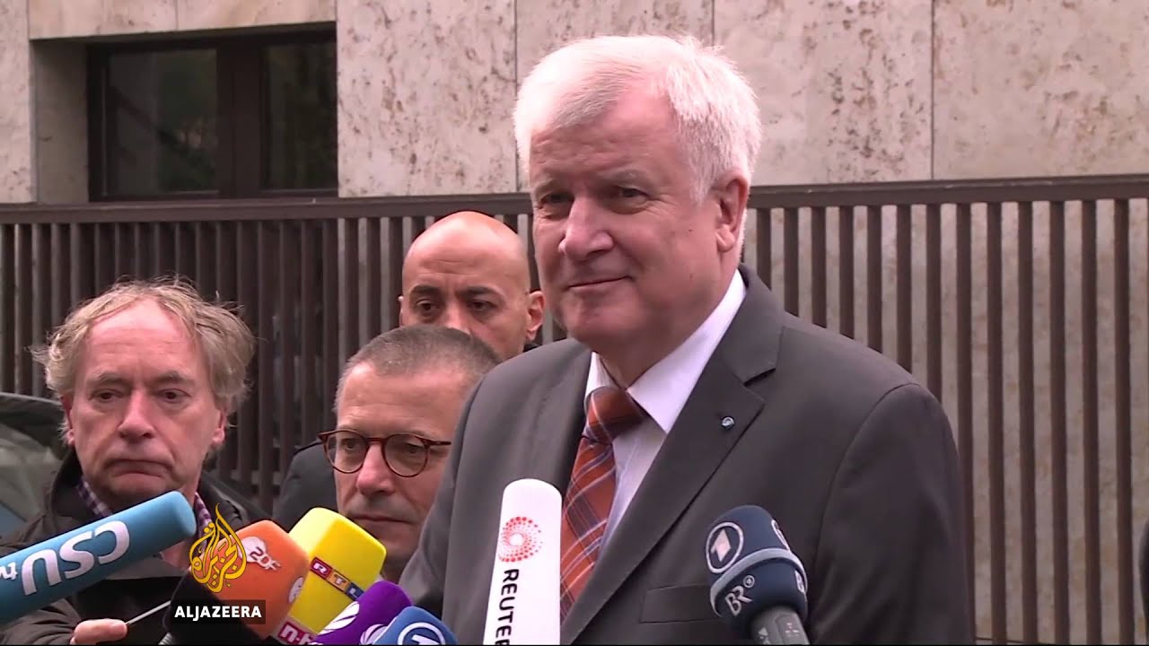 Pressure grows on Merkel to limit refugee numbers