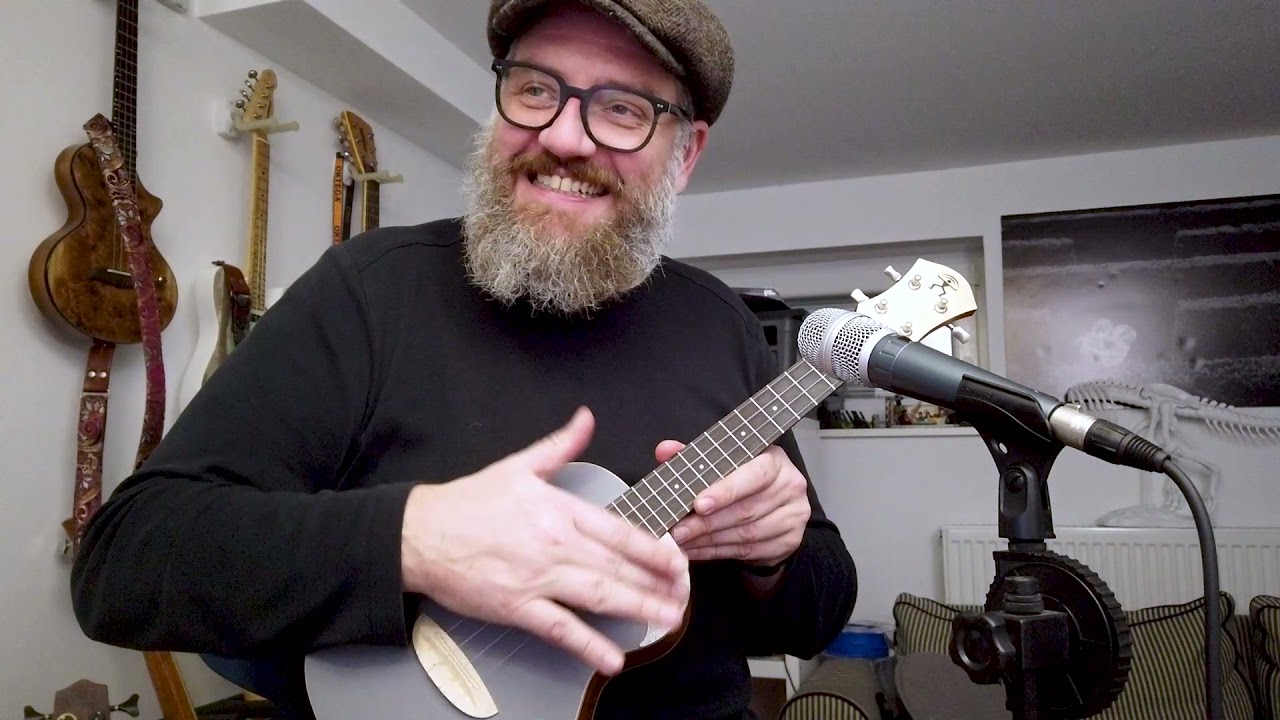 Review: Anuenue UC10 Concert Ukulele - Sieht nicht nur gut aus, Klingt auch gut