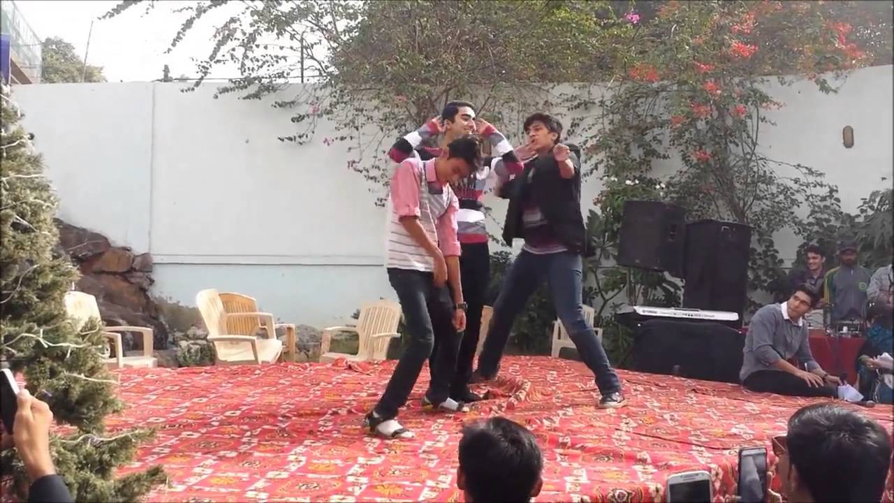 Mehroz Baig dance on Kajra Re