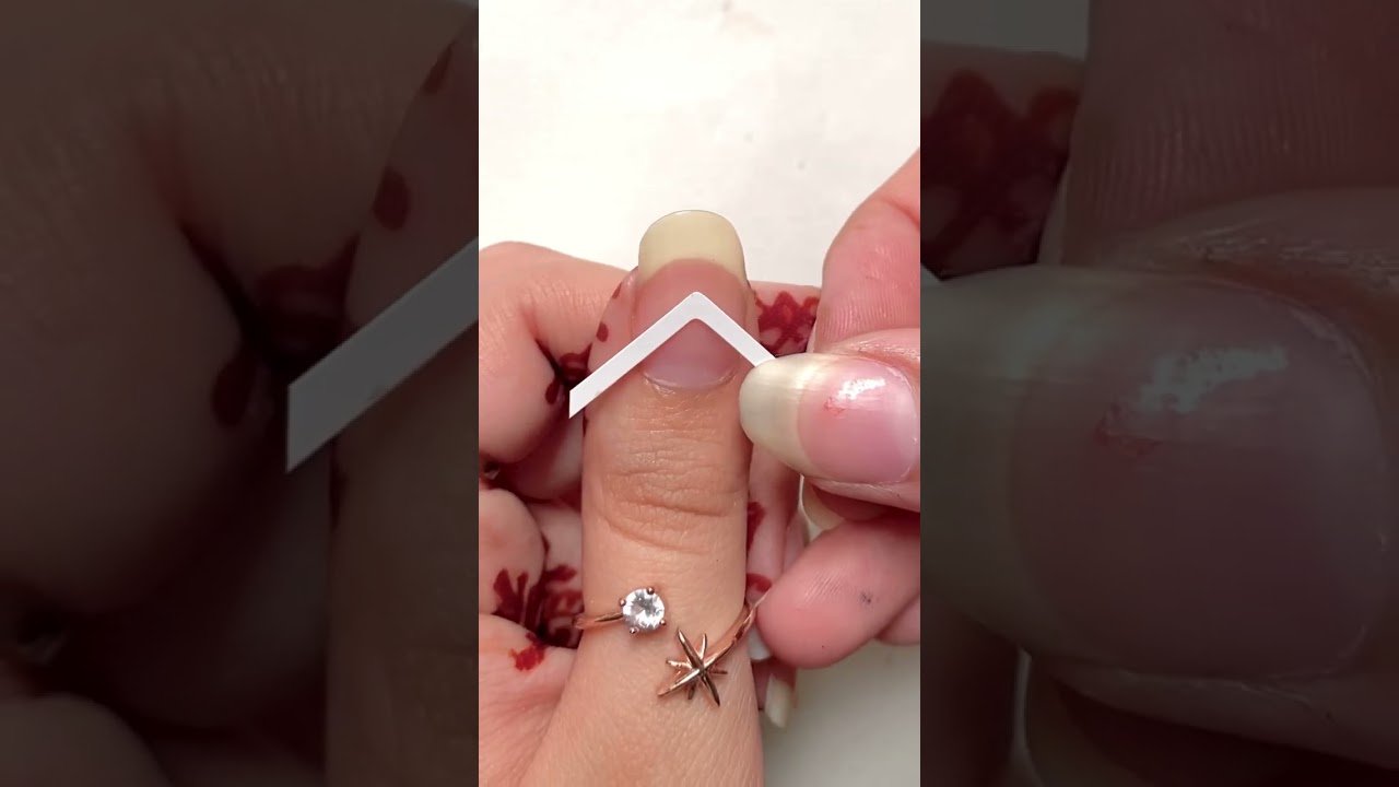 💅💕Easy pink and white nail art #nailart2022 #shorts #youtubeshorts