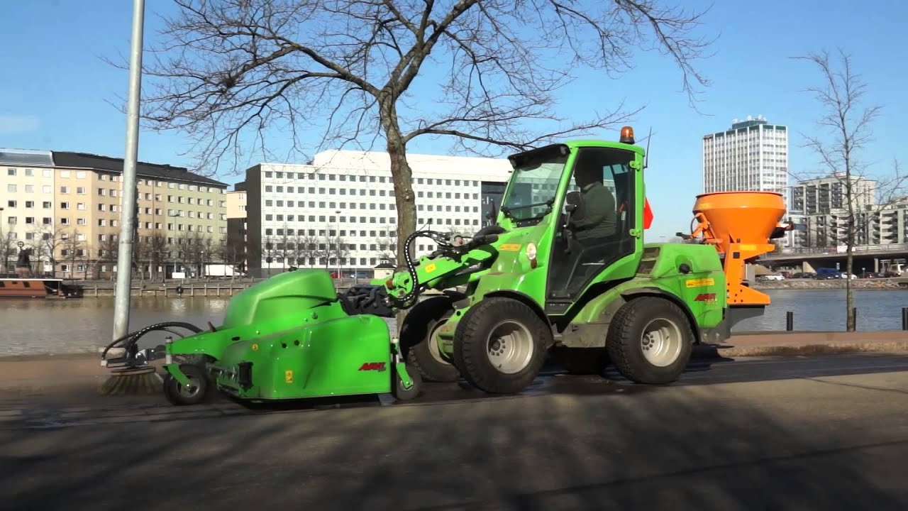 Avant attachments: Collecting broom