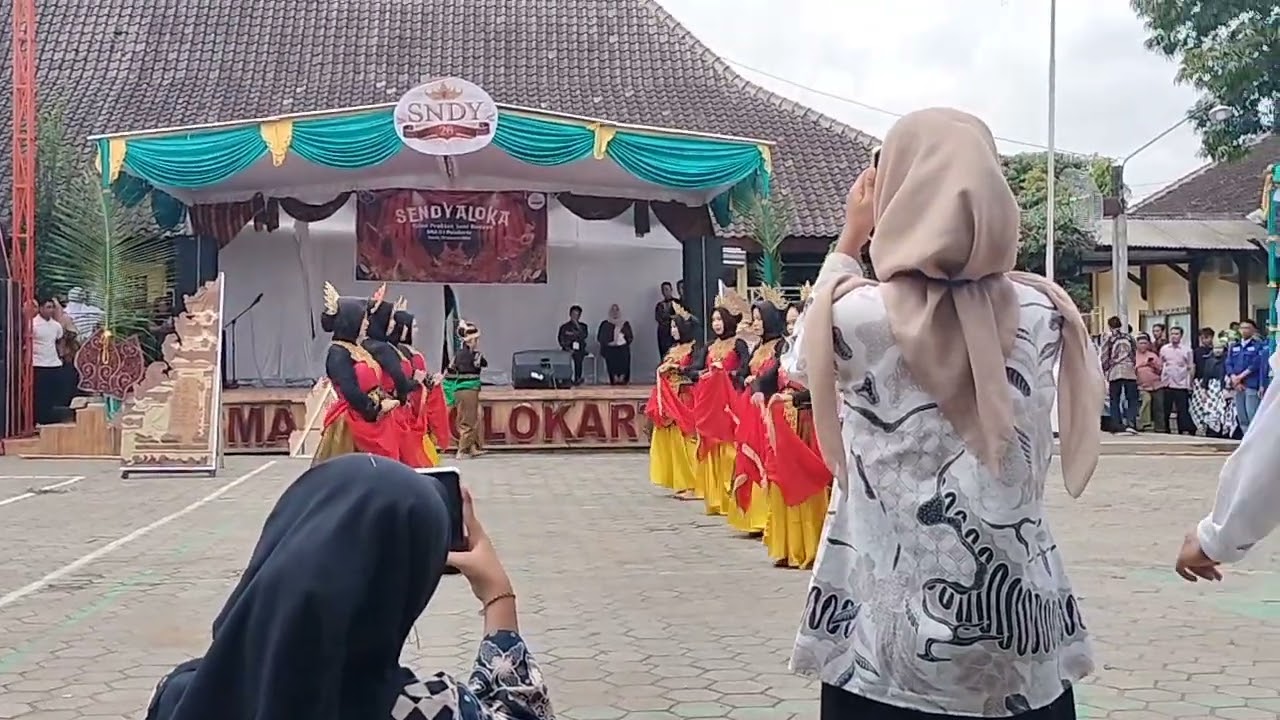 Sendratari Bandung Bondowoso dan Roro Jonggrang Pada Ujian Praktek SMAN 1 Polokarto Sukoharjo 