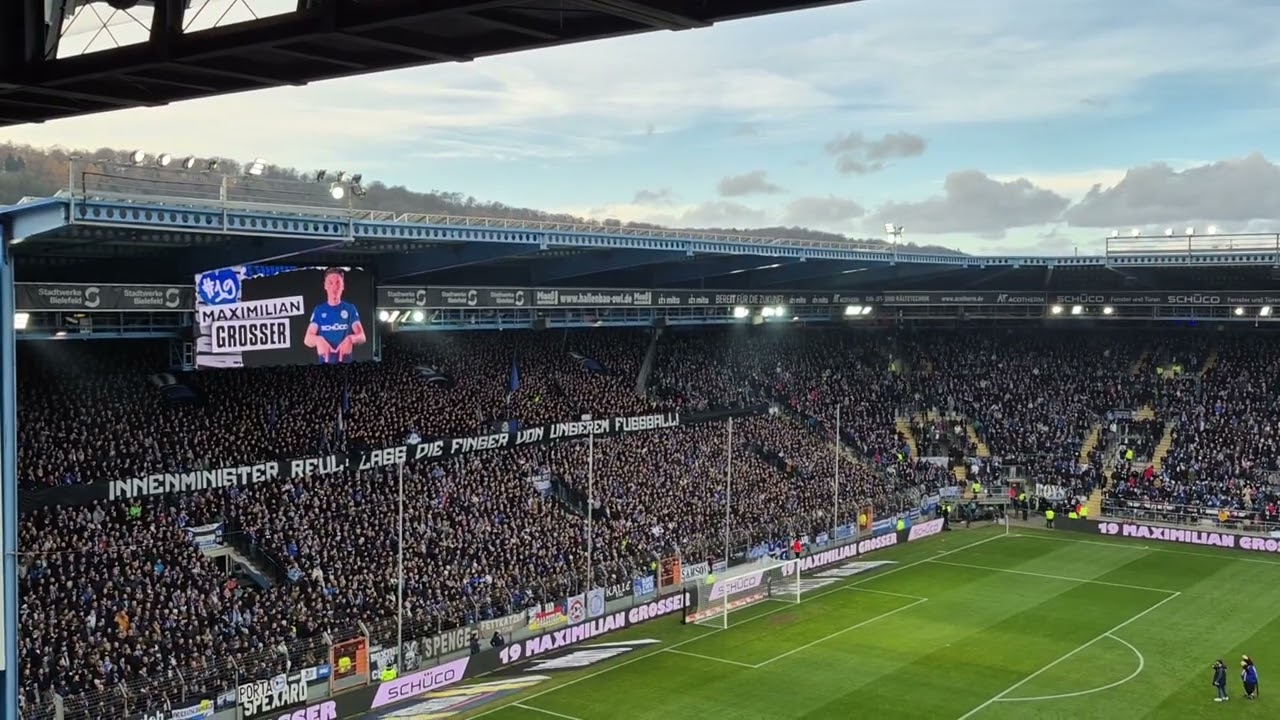 Arminia Bielefeld Preußen Münster Kniat raus!!!  Begrüßung und Mannschaftsaufstellung 