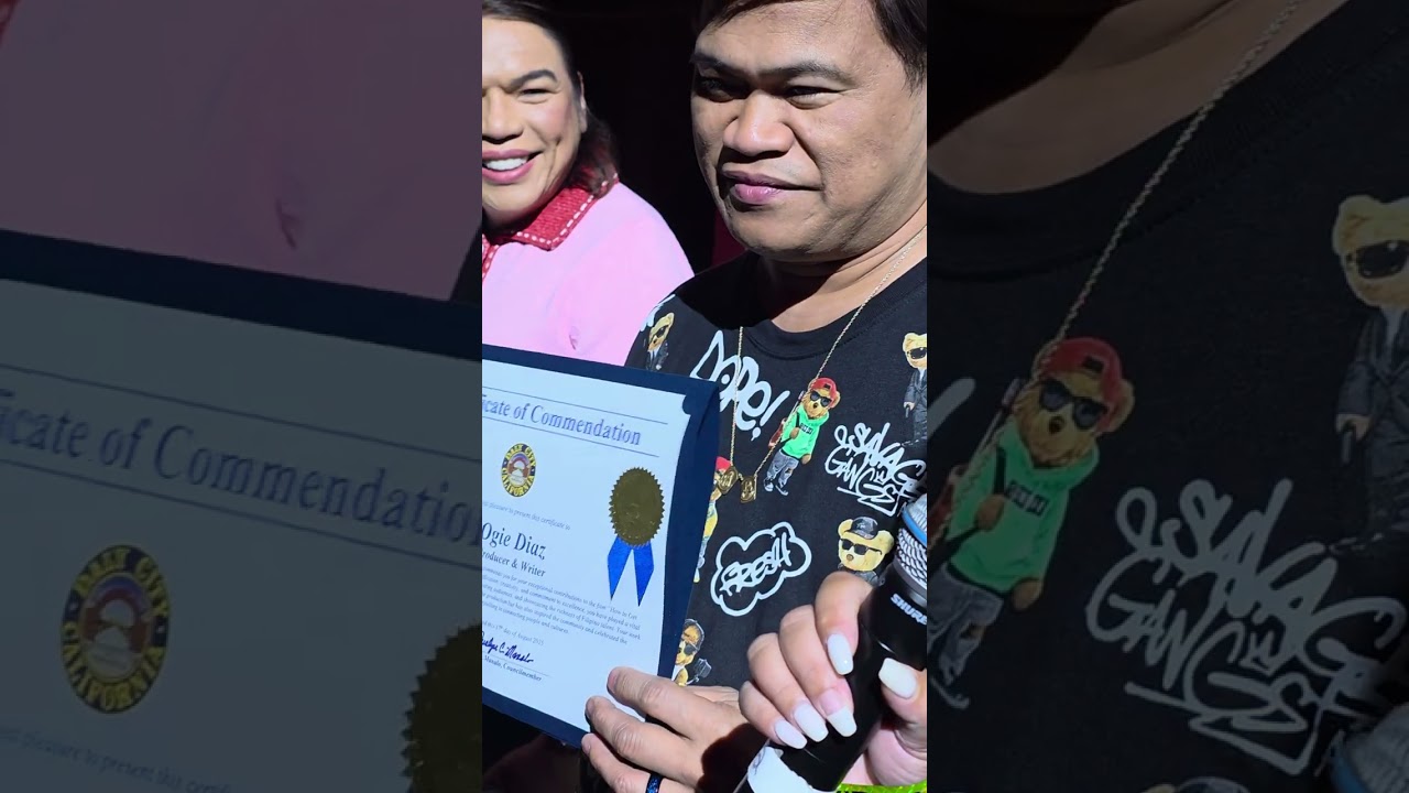 Ogie Diaz recvd award frm 