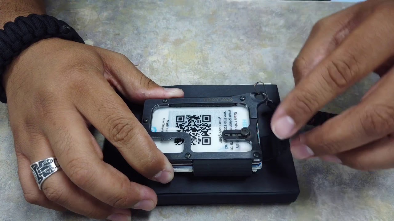 REVIEWING TRAYVAX CONTOUR WALLET