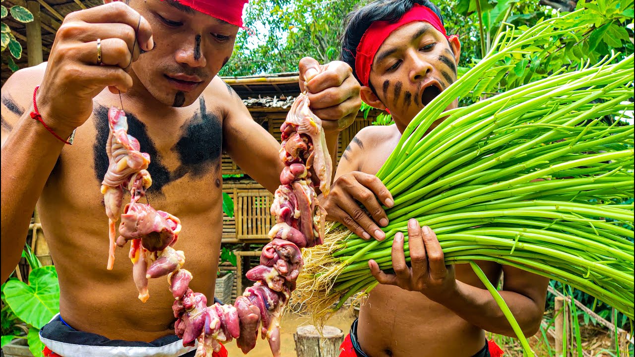 Two Wild Brother Cooking Chicken Organ Meats with Morning Glory Look So Delicious