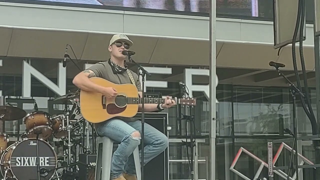 Corey Kent, "Wild As Her" solo at ACM Country Kickoff, May 9, 2023