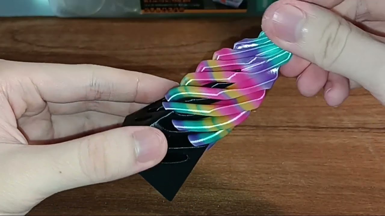 3D-Printed Pyramid Pass-Through Fidget Toy | Unboxing And Review #348
