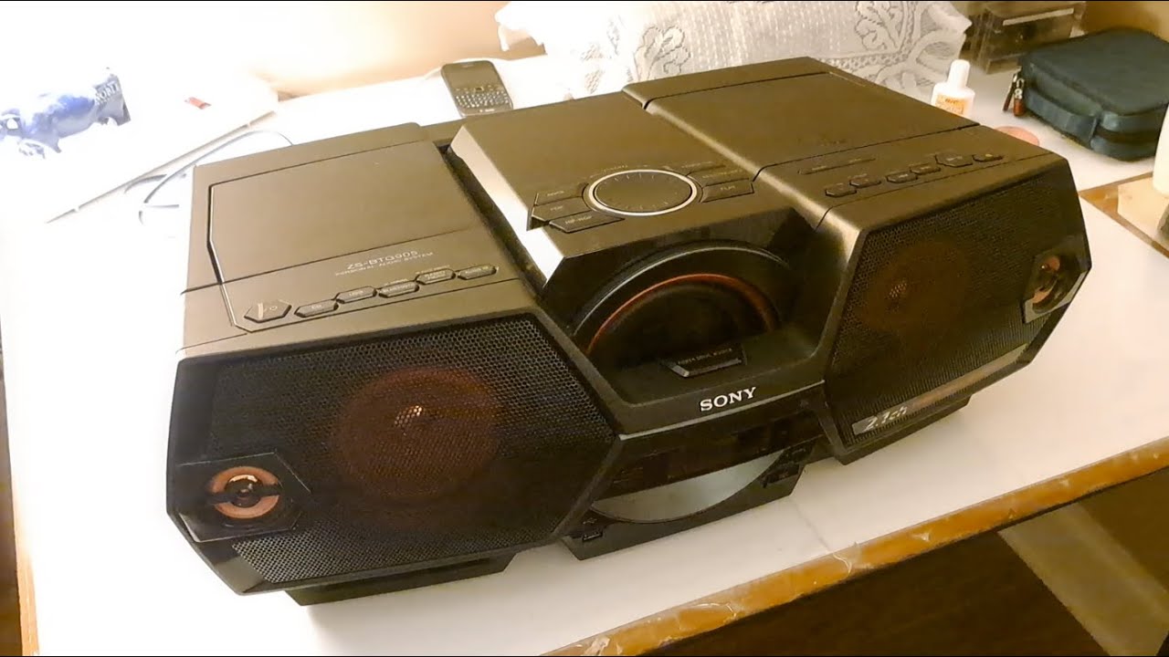 Unboxing the Sony ZS-BTG905