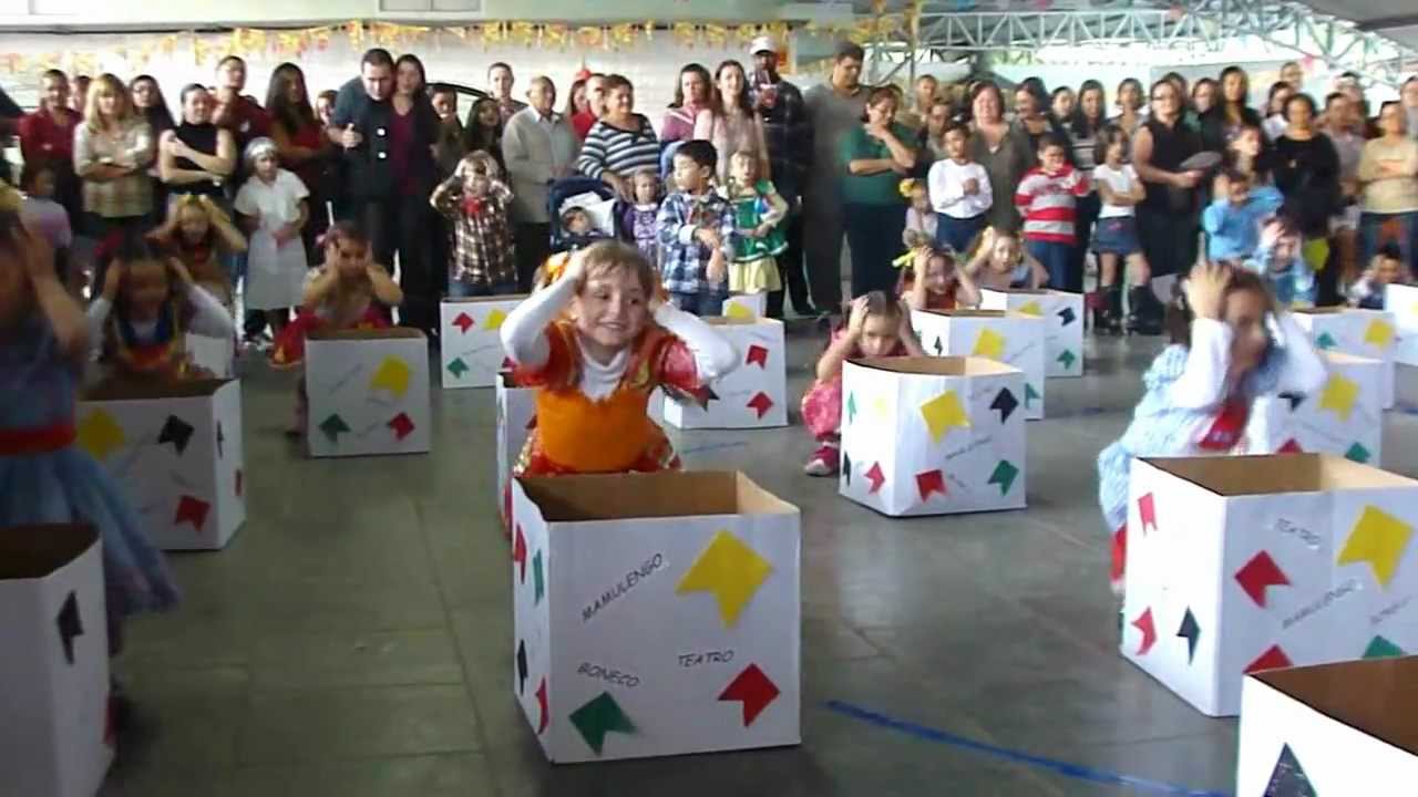Festa Junina 2012 - Mamulengo.wmv