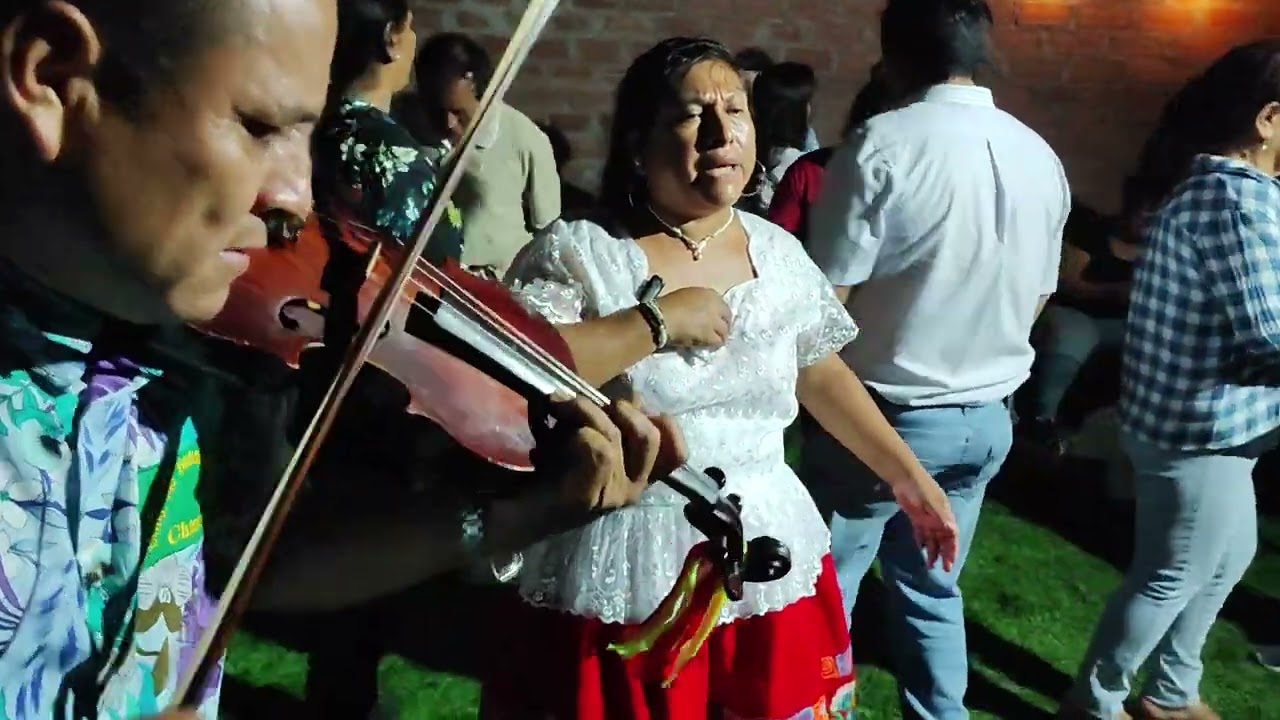 Flor🌸de pajurumi cel:998610814 conjunto los Romanceros de Chaccho Ancash mil gracias a todos