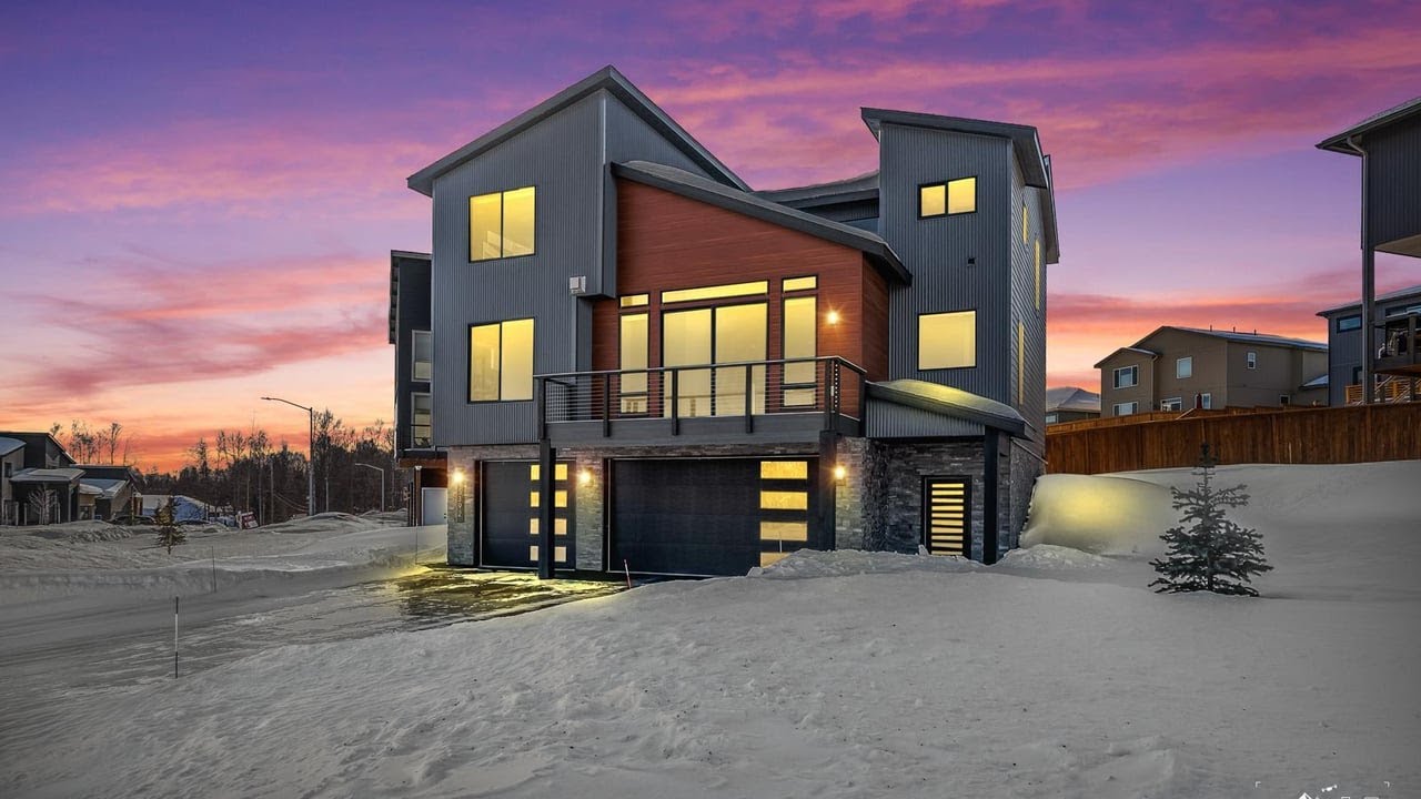 5392 Sandhill Lp, Anchorage, AK