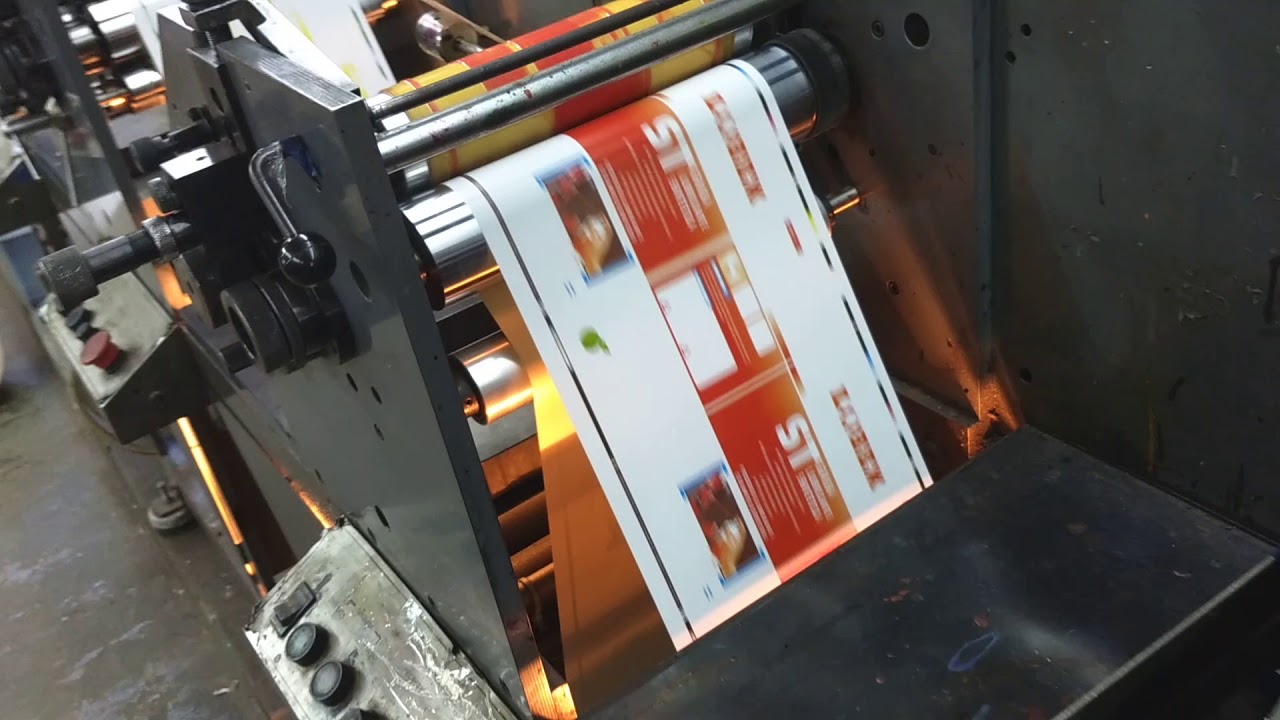 Flexograf&iacute;a, impresi&oacute;n de etiquetas en 5 colores + barniz U.V. / Etirama Superflex 250