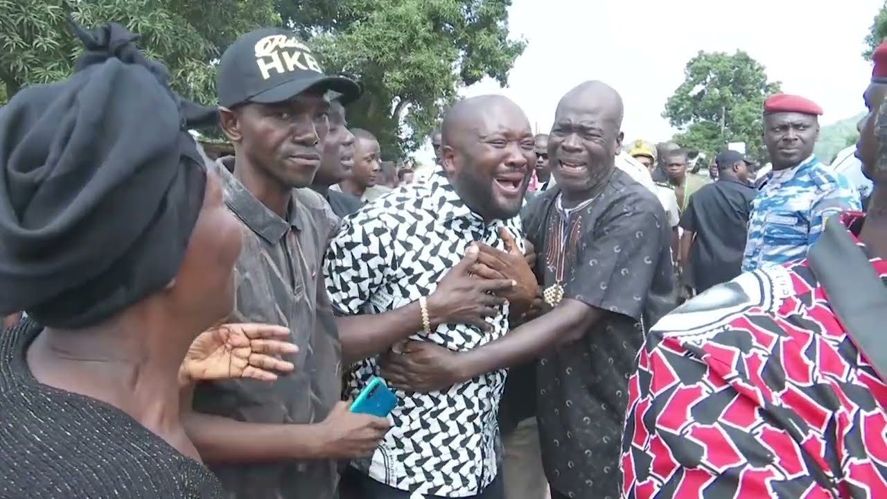Dernier hommage des populations du Moronou au passage de la dépouille du Président Bédié