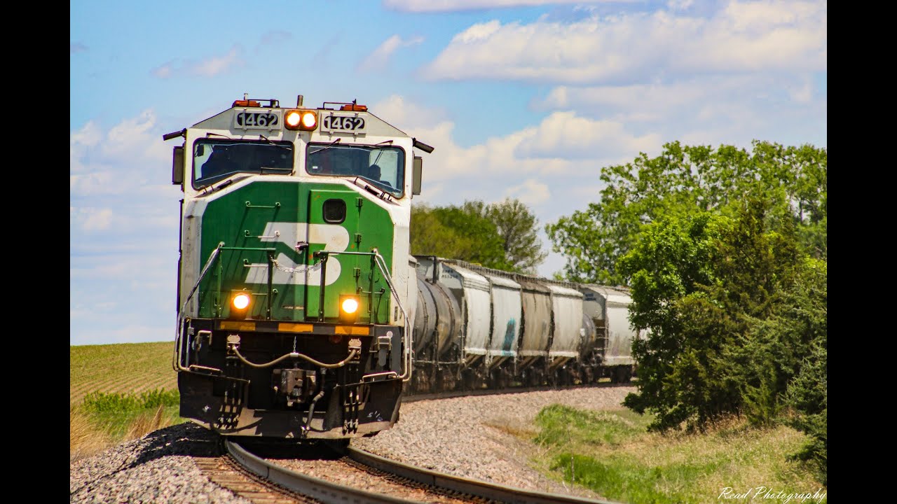 BN White Face SD60M and a BNSF Triclop SD60M lead BNSF's 604/504 local