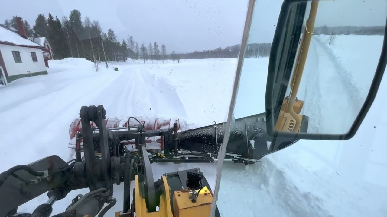 Plowing snow drifts and cutting snow banks with DIY wing plow