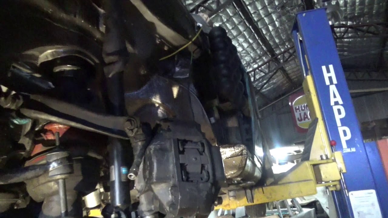 Mercedes 300SEL 6.3 engine installed and 1st fire up.