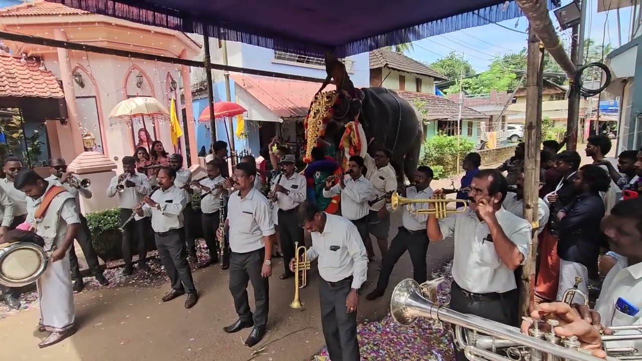 ഈ പാട്ട് കേട്ടാൽ അറിയാം ഏതാ ടീം എന്ന് 
