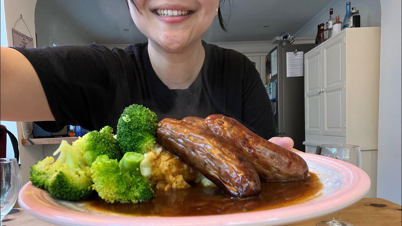 ASMR MUKBANG BANGERS AND MASH | I LOST A VERY IMPORTANT PERSONAL PROPERTY ☹️