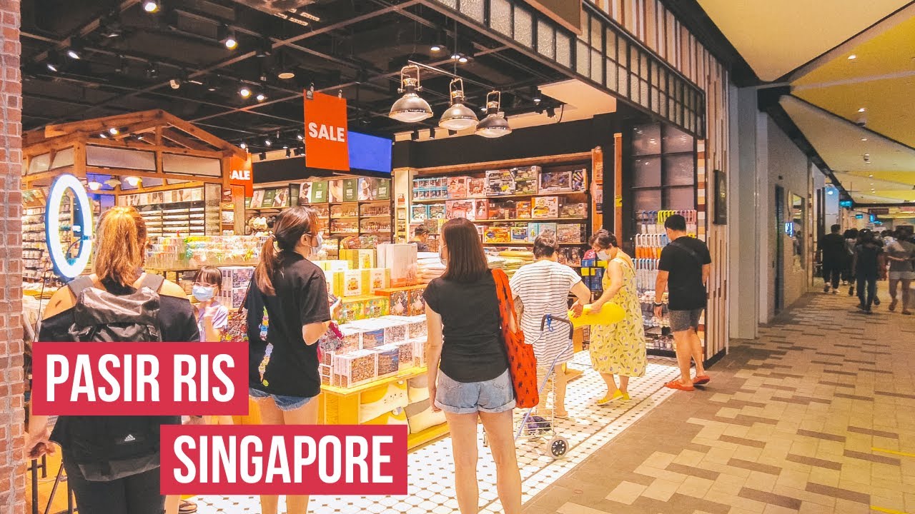 🇸🇬 Walking in Pasir Ris Neighborhood on Saturday Noon | Singapore City Tour - Mar 2022 [4K HDR]