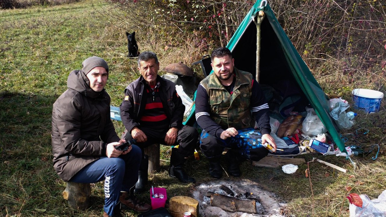 NOMAD LOLA   23 OVCE OVDJE SU MI  VUKOVI  POKLALI