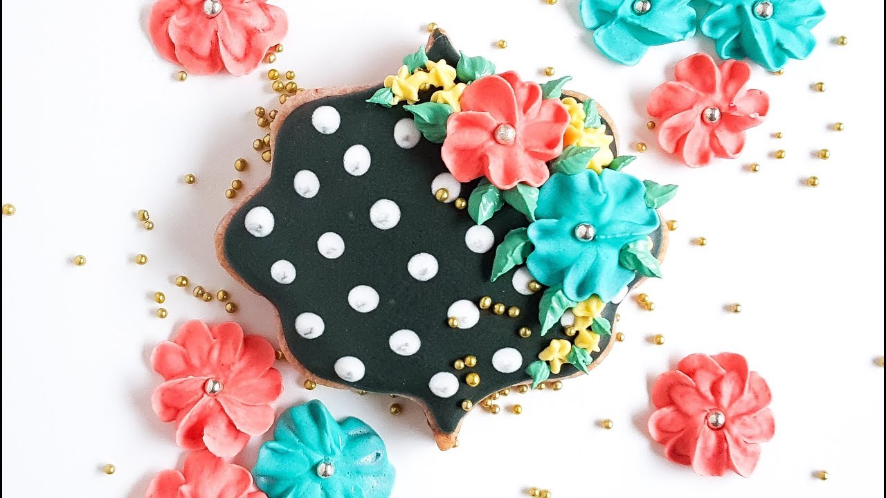Polka Dot Royal Icing Cookie Tutorial- Rosie's Dessert Spot