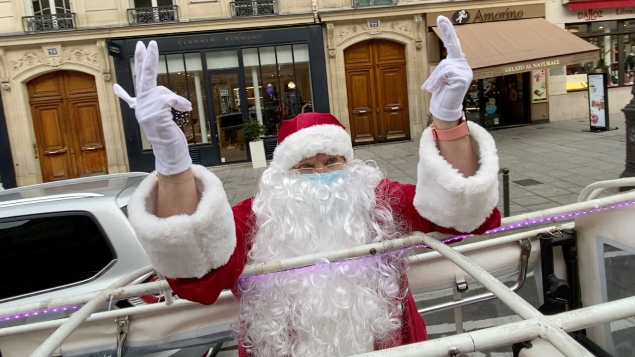 Danielle se balade en Père-Noël dans son bolide
