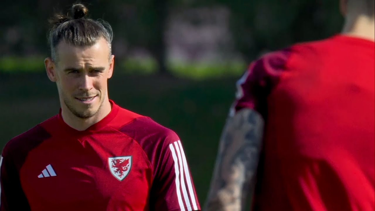 Bale and Wales train on eve of must-win England match