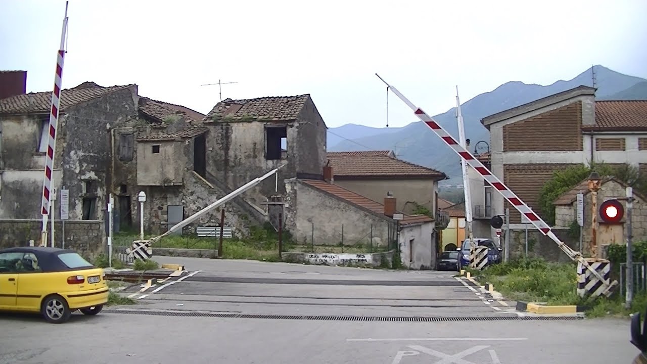 Spoorwegovergang Montoro-Forino (I) // Railroad crossing // Passaggio a livello