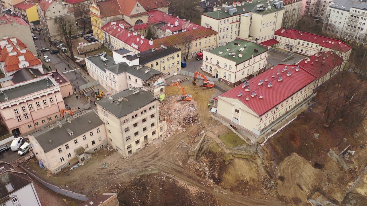 Wyburzanie budynk&oacute;w szpitala przy ul. Staszica w Lublinie