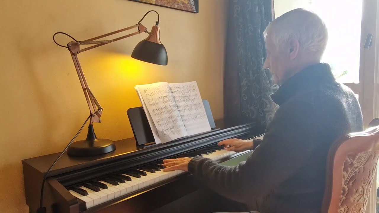 Galina Bobrova : Little Sentimental Prelude 17 /   Piano cover