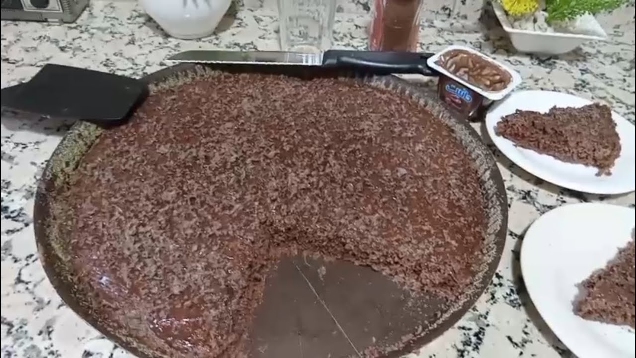كيكة  الشكلاط  بالفينو. مسقية  بالحليب والقهوة  كتجي. خفيفة. مذاق. ☺️😊