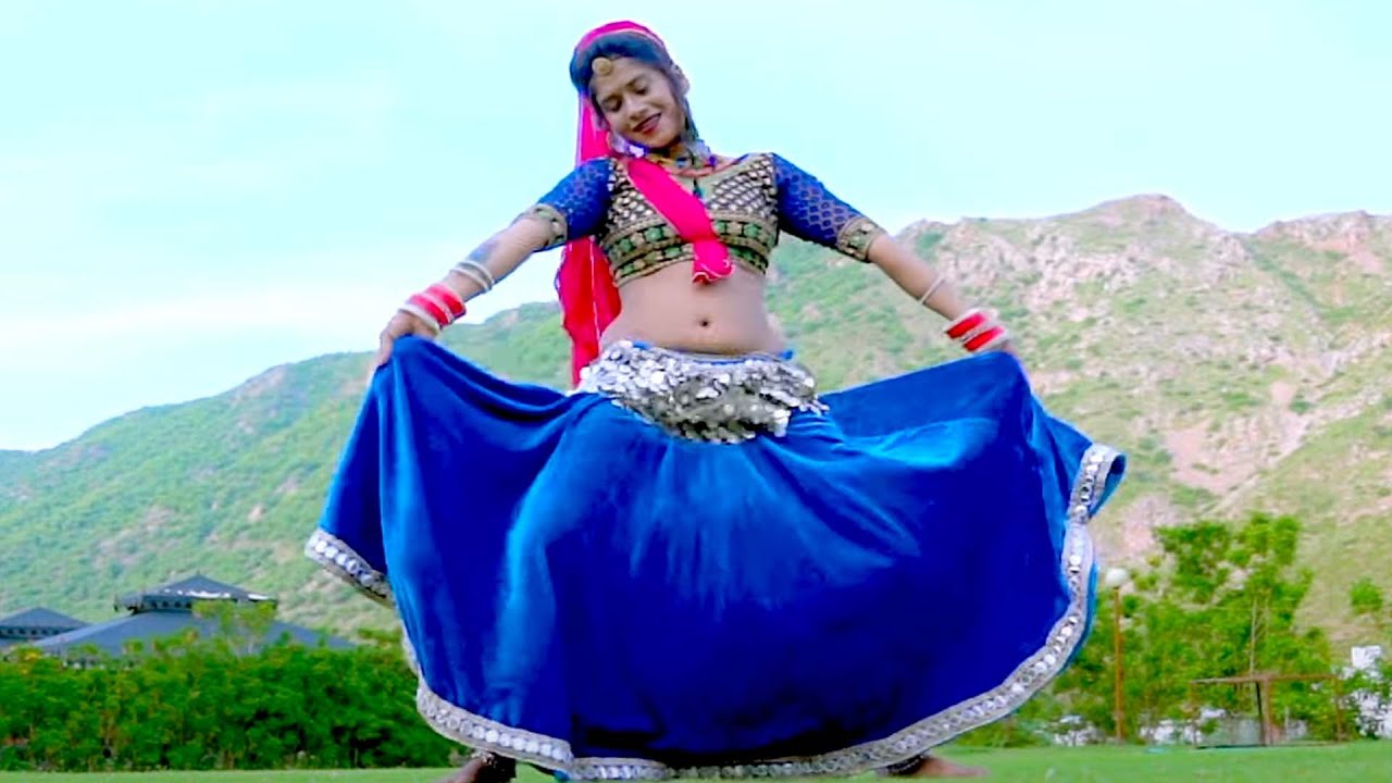इस 17 साल की जवान लड़की का डांस देखकर आपके मुँह मै पानी आजायेगा ,बच्चे विडियो ना देखें