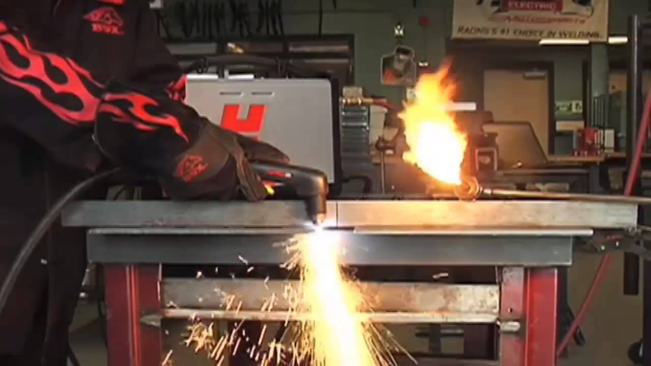 Hypertherm Powermax Demo : Powermax 30, 45, 65 ,85 and 105 (David Harries and Co)