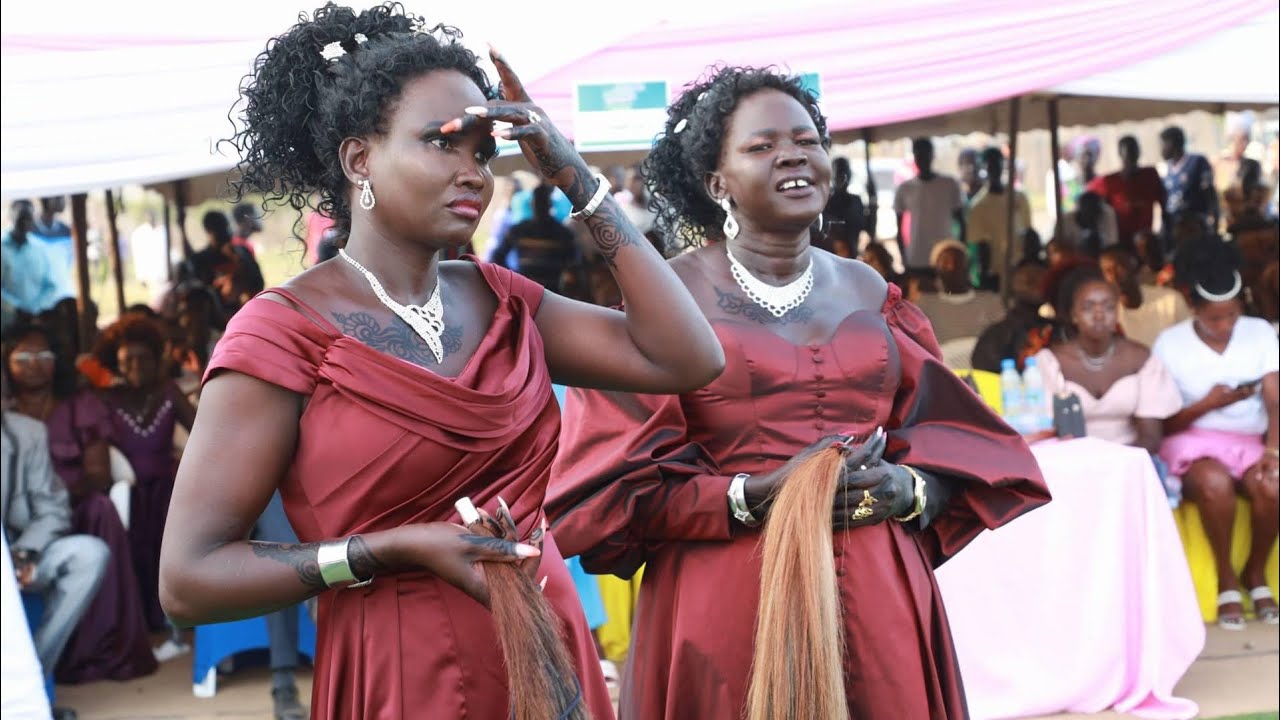 Kongor yen awel by Atem Chol Agutyar