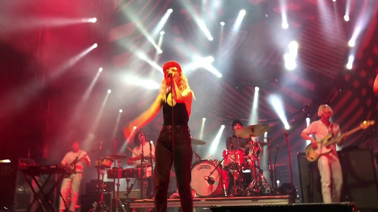 Paramore - Grow Up (Paris)