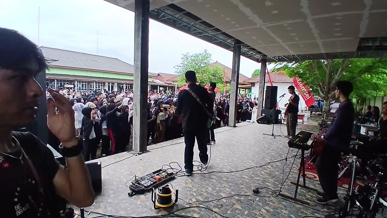 God bless rumah kita cover roeangseni live in hut smkn1 rangkasbitung