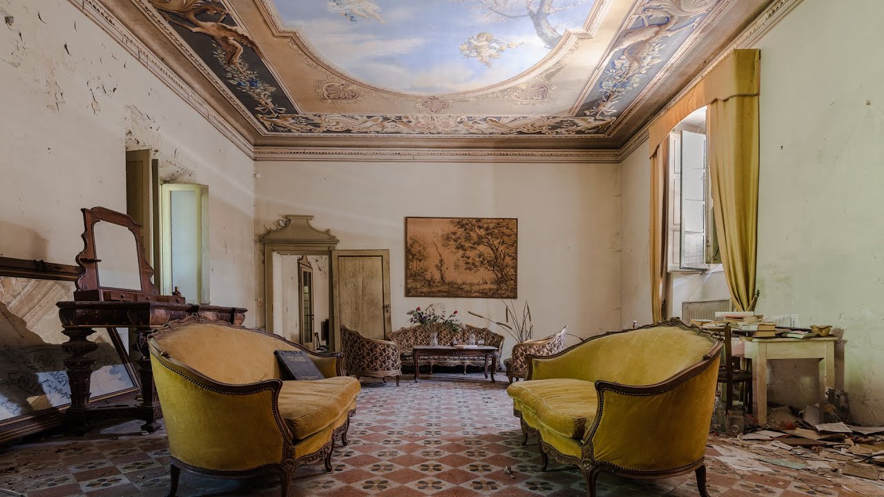 Abandoned Mansion FULL of Antiques