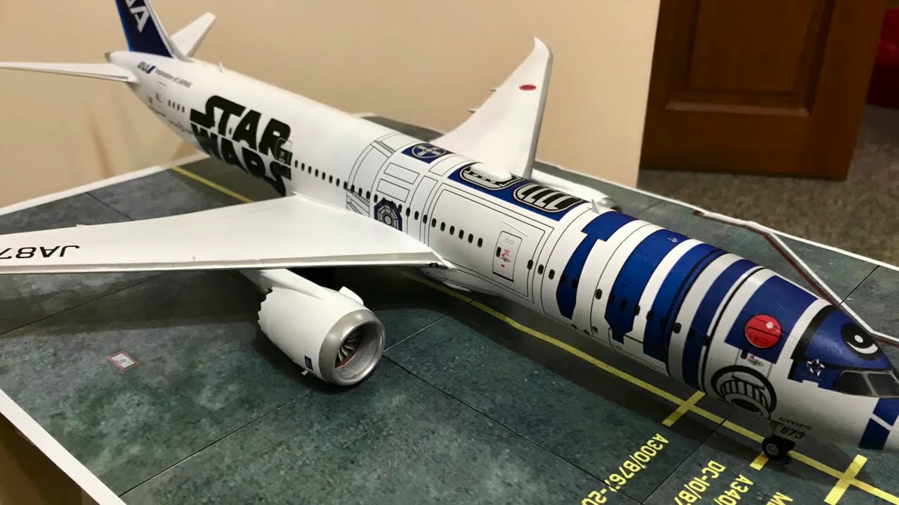 1:144 Zvezda 787 9 ANA R2D2