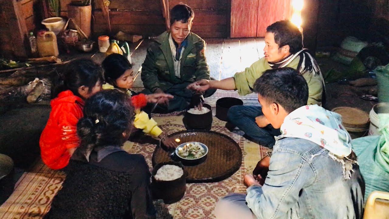 วันนี้ได้นั่งกินข้าวกับพี่น้องมาเยี่ยมบ้านเรา - อาเตือย