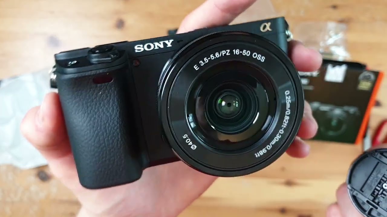 Kamera Sony Alpha 6400 + 16-50mm lens z Amazon.de